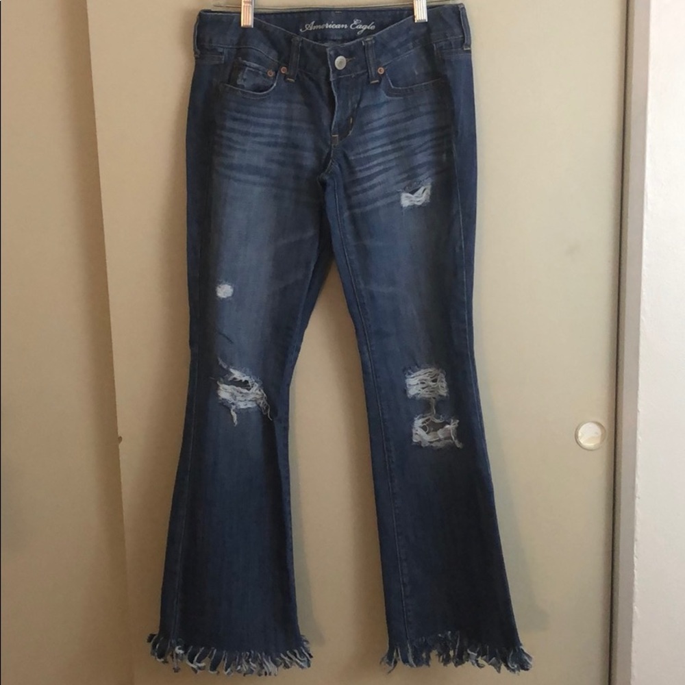 American Eagle 🦅 women’s destroyed jeans size 4